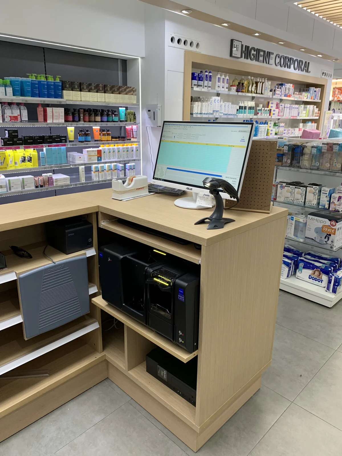 Primera instalación CashInfinity CI-5 en farmacias