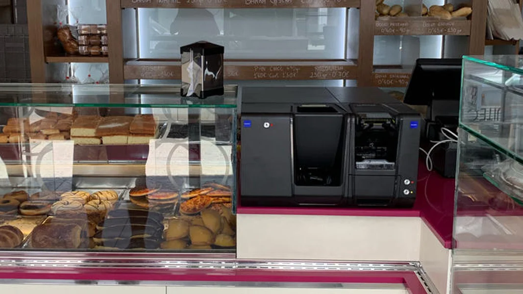 Instalación CashInfinity CI-5 en panadería-pastelería